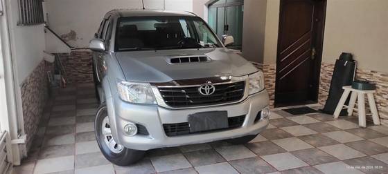 TOYOTA HILUX 3.0 STD 4X4 CD 16V TURBO INTERCOOLER DIESEL 4P MANUAL